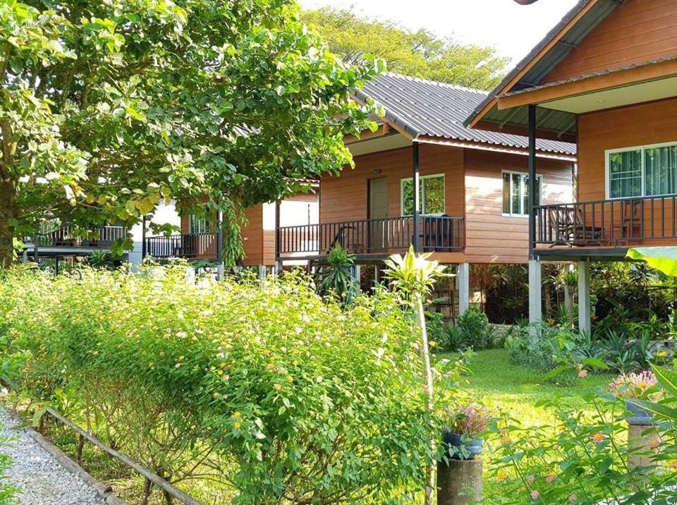 Pasanchai Bungalow Vang Vieng Ngoại thất bức ảnh